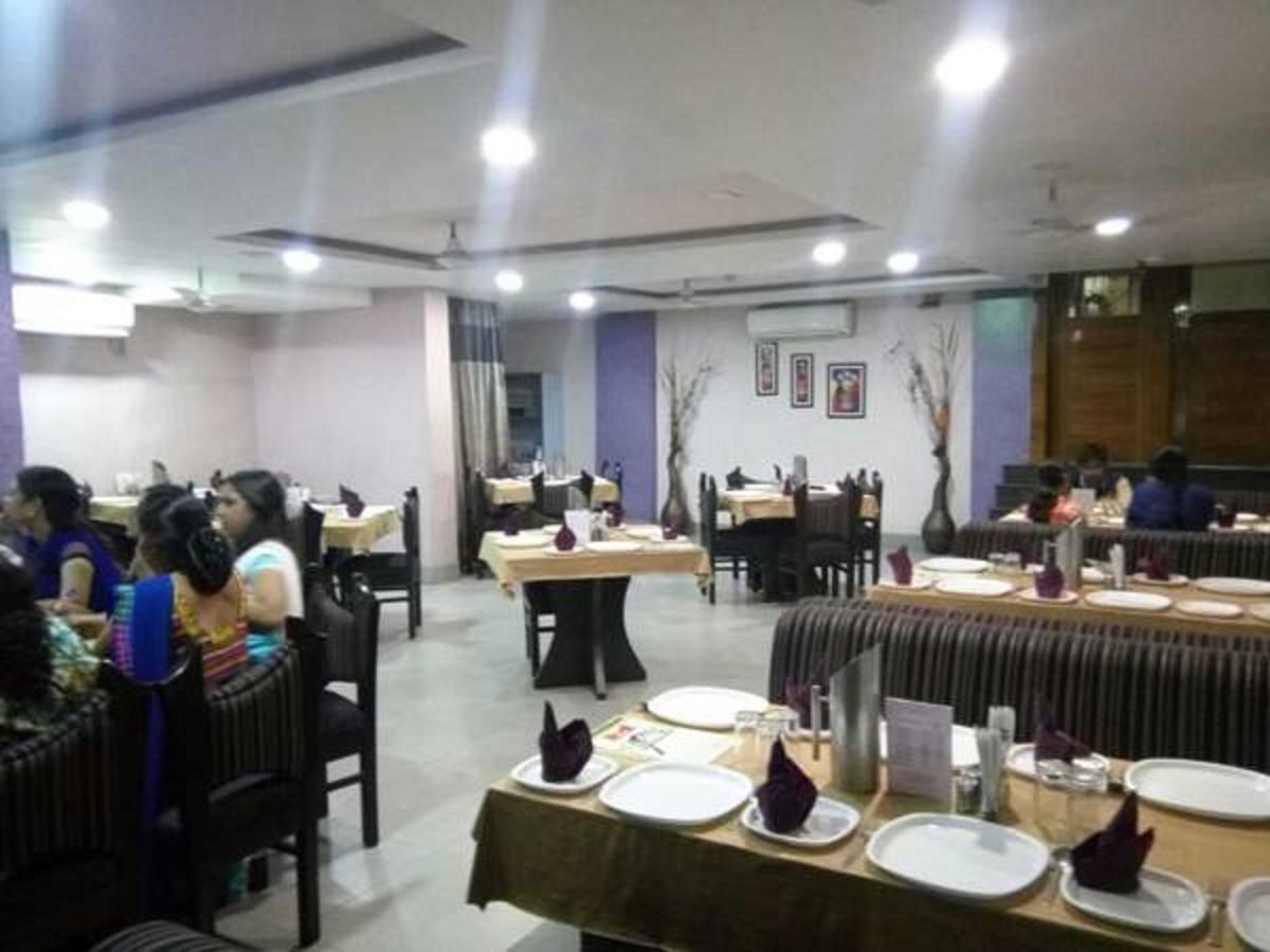 Hotel Shree Pushpak Raigarh エクステリア 写真