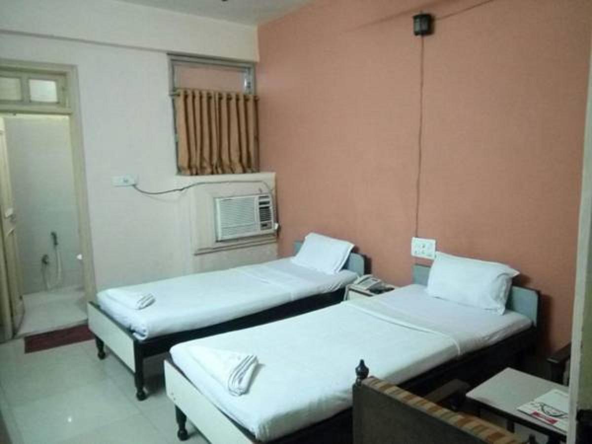 Hotel Shree Pushpak Raigarh エクステリア 写真