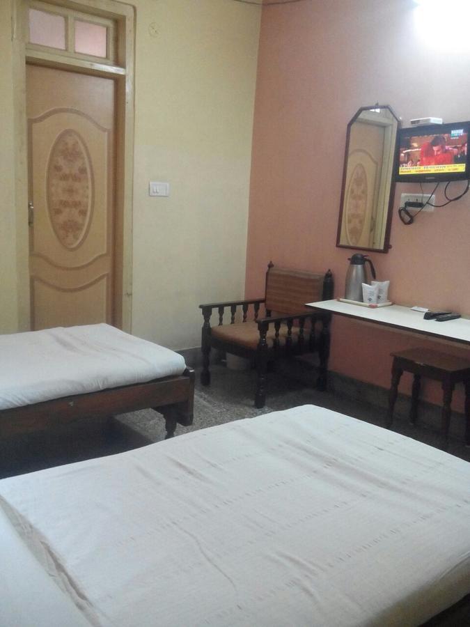 Hotel Shree Pushpak Raigarh エクステリア 写真